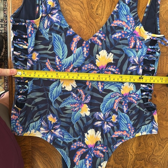Rip Curl Tropic Tribe One Piece Floral Blue Deep Open Back Side Cut Outs Swim - Picture 11 of 12